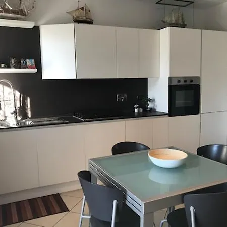 Apartment Accogliente E Moderno Trilocale