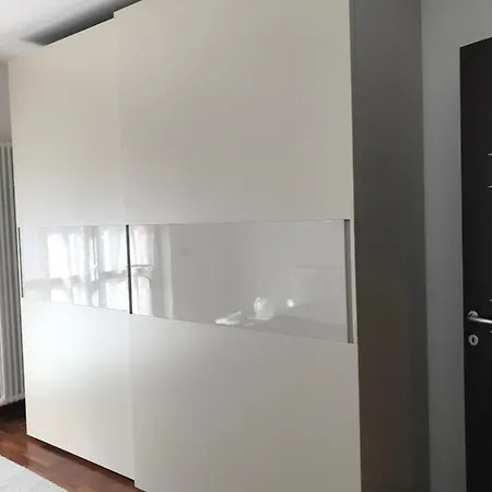 Accogliente E Moderno Trilocale