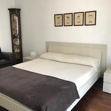 Accogliente E Moderno Trilocale